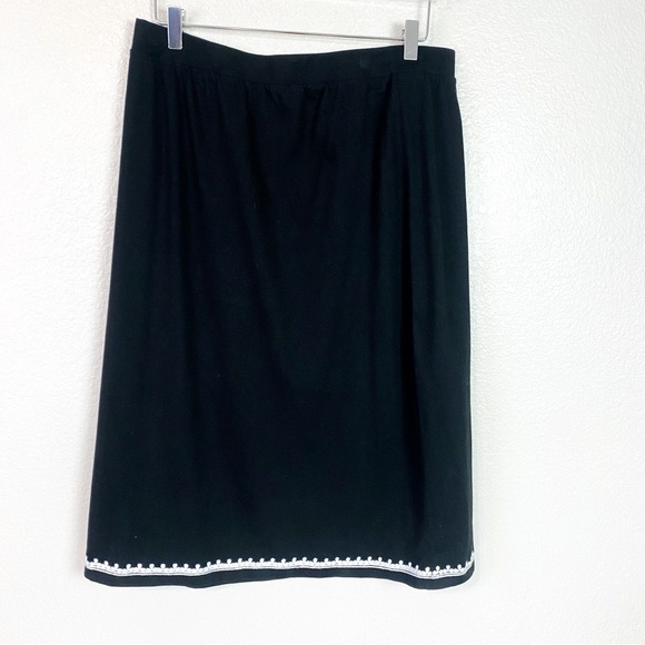 Chico’s Black Embroidered Skirt Size 12 - Picture 3 of 7